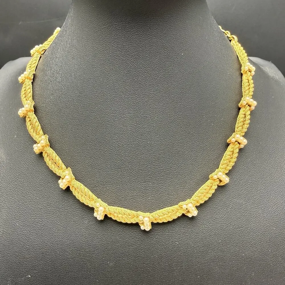 Vintage Crown Trifari Necklace Brushed Gold Rope Faux Pearls Choker 15-1/2”